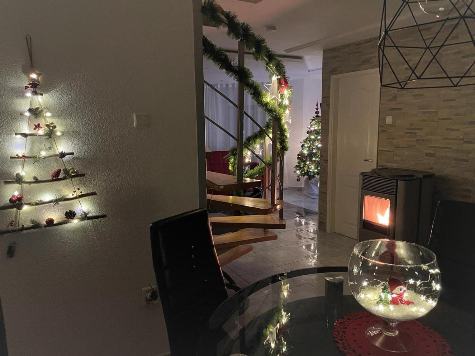 Villa Tratea - With A Heated Pool Tomici Bagian luar foto